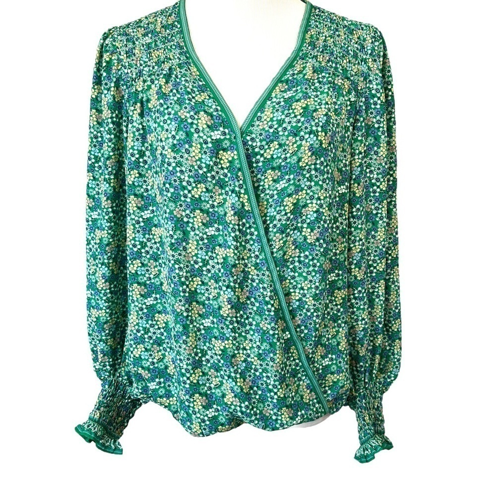 Max Studio Floral Long-Sleeved Green Blouse with Smocked Cuffs Size Large